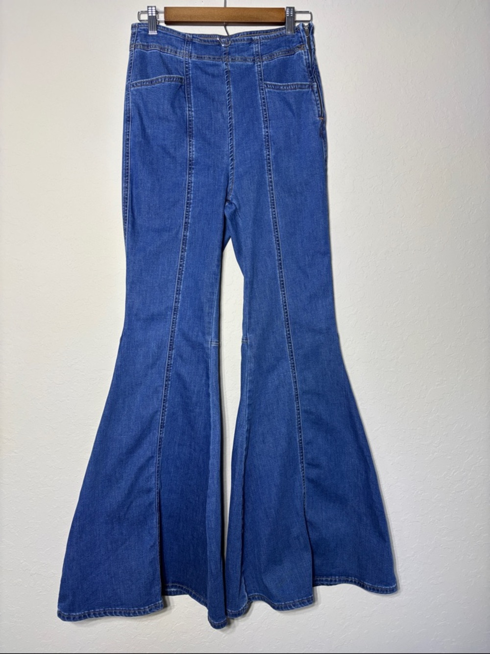 Free People We The Free Just Float On Flare Jeans Side Zip Blue Size 28 - Picture 3 of 10